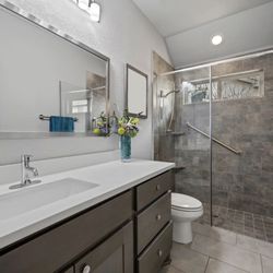 JR General Contractors - Custom baths
