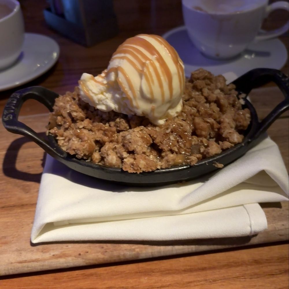 STK Steakhouse Toronto - Apple crumble - Steakhouses Near Me - Toronto, Ontario STK Steakhouse Toronto - Apple crumble - Steakhouses Near Me - Toronto, Ontario