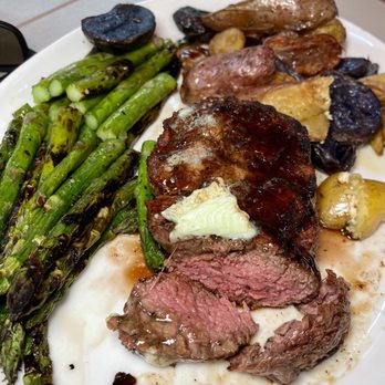 Tark's Grill & Bar - 8oz Filet Mignon - Cocktail Bars Near Me - Lutherville, Maryland