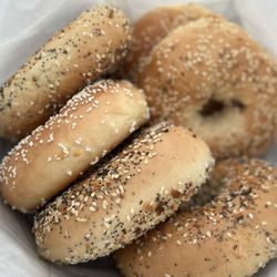 New York Old School Bagel & Deli - Delicious!