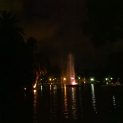 El Laguito, Parque de La Independencia - Aguas danzantes