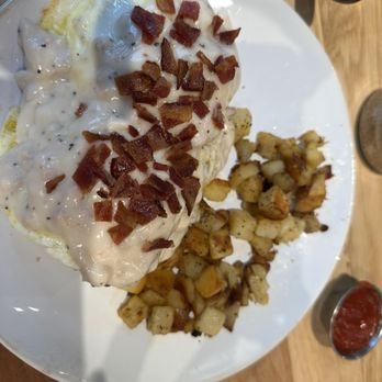 HomeGrown Omaha - Blackstone - Biscuits and Gravy - Salad Near Me - Omaha, Nebraska HomeGrown Omaha - Blackstone - Biscuits and Gravy - Salad Near Me - Omaha, Nebraska