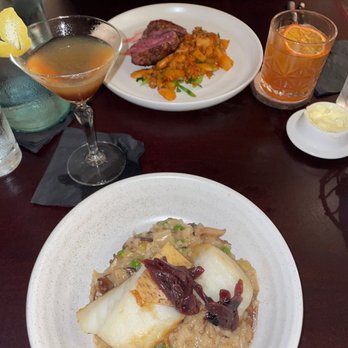 The Charles - Butter Poached Cod and Lamb Top Sirloin - American Near Me - Wethersfield, Connecticut The Charles - Butter Poached Cod and Lamb Top Sirloin - American Near Me - Wethersfield, Connecticut