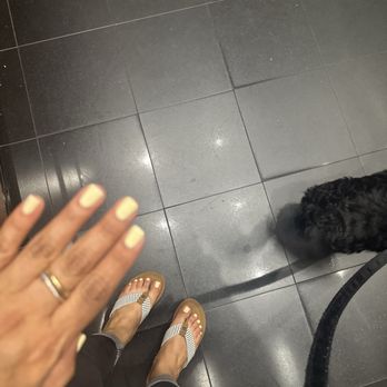 Holiday Nails - Nail Salons Near Me - Los Angeles, California