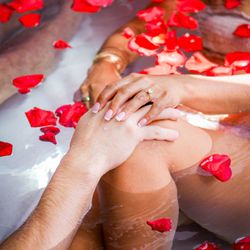 DuBunne Day Spa - Couples Tub