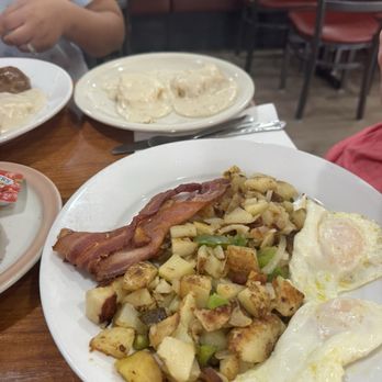 Pancake Palace - Two eggs over medium, country potatoes, bacon, and biscuits & gravy - Breakfast & Brunch Near Me - North Highlands, California