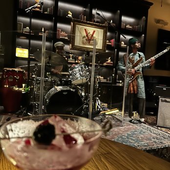 Verse - Extra points for live music. - Seafood Near Me - Toluca Lake, California