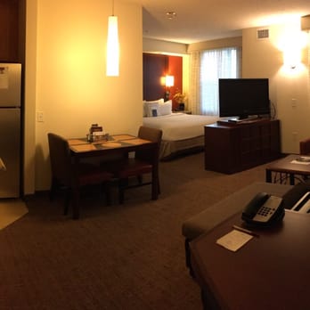 Residence Inn Moline Quad Cities - Panoramic of one of the rooms. - Hotels Near Me - Moline, Illinois Residence Inn Moline Quad Cities - Panoramic of one of the rooms. - Hotels Near Me - Moline, Illinois