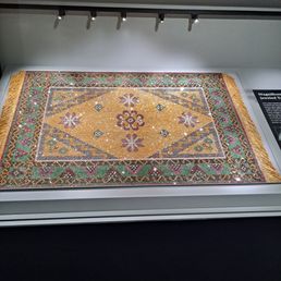 This is entirely made of jewels....diamonds, rubies, sapphires and something else I can't remember. This is entirely made of jewels....diamonds, rubies, sapphires and something else I can't remember.