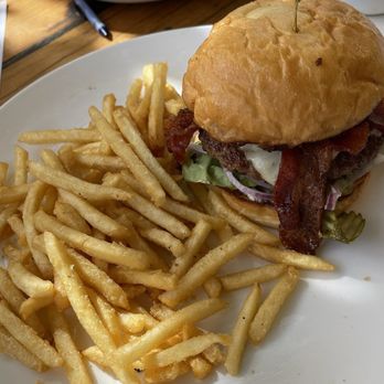 Putah Creek Cafe - Cali burger - Breakfast & Brunch Near Me - Winters, California