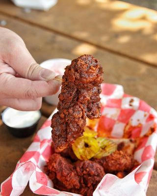 Lilly's Hot Chicken by null