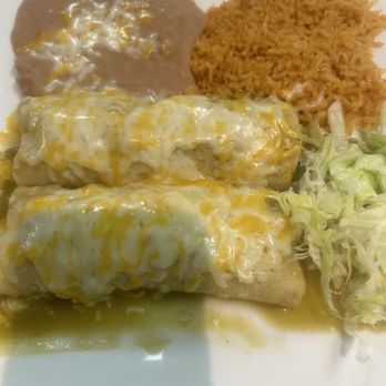 Mi Tierra - Grilled chicken combination enchiladas with refried beans and rice - Mexican Near Me - Santa Rosa, California Mi Tierra - Grilled chicken combination enchiladas with refried beans and rice - Mexican Near Me - Santa Rosa, California