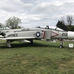 F-4 F-4