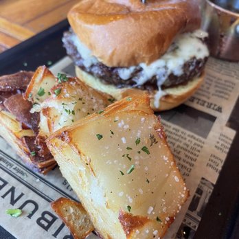 Farmhouse Cafe - Wagyu burger and homemade fries/potatoes - Breakfast & Brunch Near Me - Honolulu, Hawaii Farmhouse Cafe - Wagyu burger and homemade fries/potatoes - Breakfast & Brunch Near Me - Honolulu, Hawaii