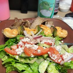 Larry's Santorini - Gyro & shrimp plate w/double salad