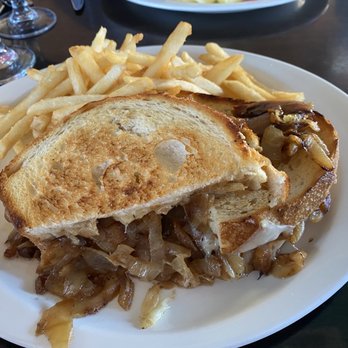Cafe Le Reve - French onion grilled cheese - Breakfast & Brunch Near Me - Riverside, California