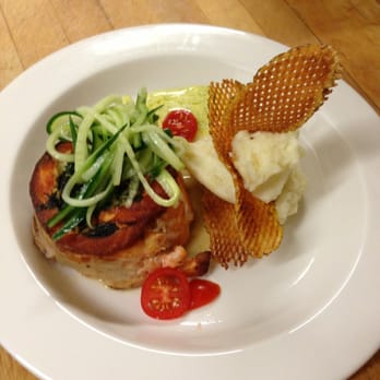 Alfresco Restaurant - Salmon - Italian Near Me - Hartford, Connecticut