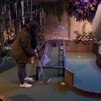 Swingers NoMad - This was one of the hardest holes - Mini Golf Near Me - New York, New York