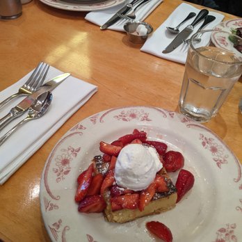 Rose's Cafe - French toast, granola - Italian Near Me - San Francisco, California Rose's Cafe - French toast, granola - Italian Near Me - San Francisco, California