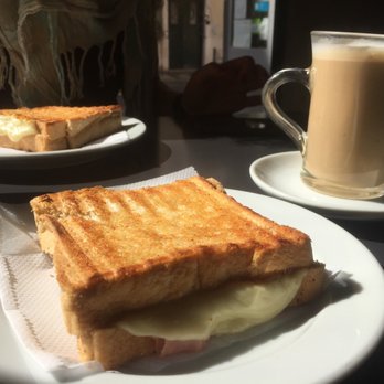 Leitaria Pomar - Tosta mista & galao - Cafeteria Near Me - Lisbon, 11