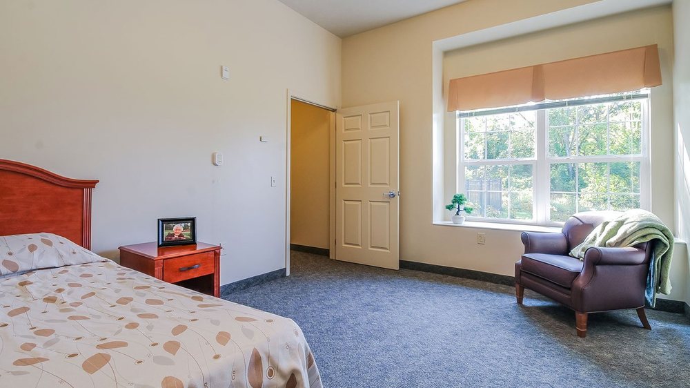 OLIVER WOODS ASSISTED LIVING & MEMORY CARE 18 Photos 1330 W Oliver