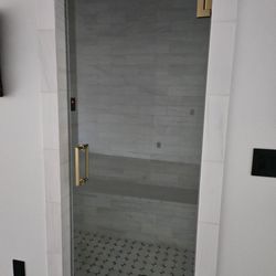 AQ Glass - Beautiful shower door