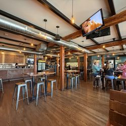 Walt & Whitman Brewing - Interior tap room