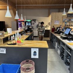 Vertic-Halle - Cafe. Drinks, coffee, food.