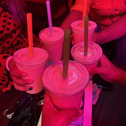 777 Lounge & Cafe - Mango Smoothie