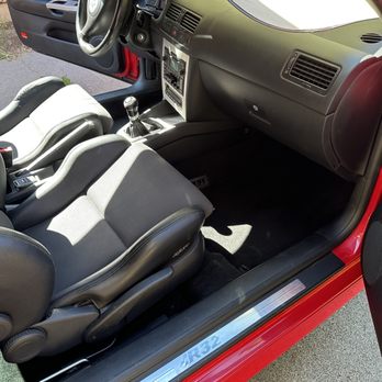 Grizzly detailing - Shampooed the carpet and set cloths. - Auto Detailing Near Me