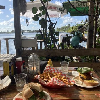 Le Tub - Burgers Near Me - Hollywood, Florida Le Tub - Burgers Near Me - Hollywood, Florida