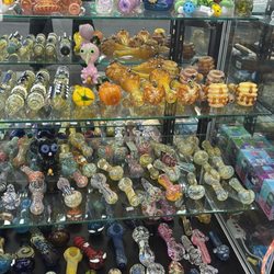 A & B Tobacco & Vape - Glass pieces for flower