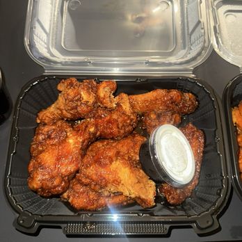 P.J. Whelihan's Pub + Restaurant - Lancaster - 8/17/26 - 10 Piece Honey Bbq Wings - Sports Bars Near Me - Lancaster, Pennsylvania