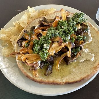 Ebb & Flow Fermentations - Shawarma Mushroom Gyro - Brewpubs Near Me - Cape Girardeau, Missouri