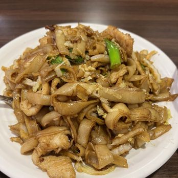 1st Dumpling N Noodle - Chicken stir fry rice noodles - Noodles Near Me - Montclair, California