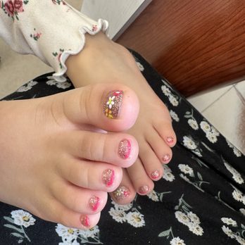 La Bamba Nails - Pedicure flower girl - Nail Salons Near Me - Huntington Park, California La Bamba Nails - Pedicure flower girl - Nail Salons Near Me - Huntington Park, California