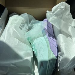 Fleet Feet - HOKA sneakers