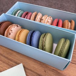 Chelles Macarons - Assortment for two boxes you build yourself.