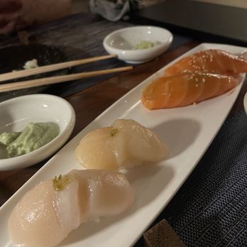 Sasabune Glendale - Scallop and salmon nigiri - Sushi Bars Near Me - Glendale, California
