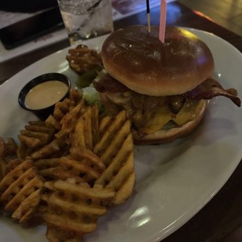 Off the Strip The LINQ Hotel + Experience - MOAB Burger - Bars Near Me - Las Vegas, Nevada