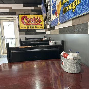 Spiced Right Ribhouse - Empty at lunch . - Barbeque Near Me - Roswell, Georgia Spiced Right Ribhouse - Empty at lunch . - Barbeque Near Me - Roswell, Georgia