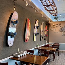 Lake Eustis Waterfront Grille - Indoor decor