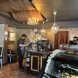 Casa Paris - Grate staff