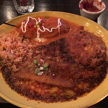 El Cholo - combo platter with chile relleno and enchilada - Mexican Near Me - Los Angeles, California El Cholo - combo platter with chile relleno and enchilada - Mexican Near Me - Los Angeles, California