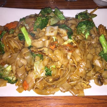 TN Thai Bistro - Drunken Noodles with Vegtables. One of my favorite dishes ever! It seems I'm always craving this... - Thai Near Me - Grosse Pointe, Michigan TN Thai Bistro - Drunken Noodles with Vegtables. One of my favorite dishes ever! It seems I'm always craving this... - Thai Near Me - Grosse Pointe, Michigan