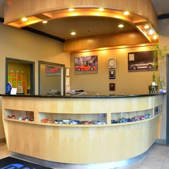 Columbia Collision Repairs - Reception - Body Shops Near Me - Surrey, British Columbia Columbia Collision Repairs - Reception - Body Shops Near Me - Surrey, British Columbia