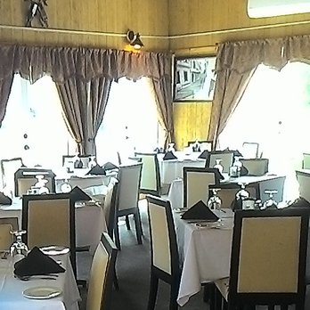 Red Fox Restaurant & Bar - Main dining area - Sandwiches Near Me - Middletown, Connecticut Red Fox Restaurant & Bar - Main dining area - Sandwiches Near Me - Middletown, Connecticut