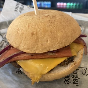 Burger Fiancé - The Devotion burger... miam! - Vegetarian Near Me - Dollard-des-Ormeaux, Quebec Burger Fiancé - The Devotion burger... miam! - Vegetarian Near Me - Dollard-des-Ormeaux, Quebec
