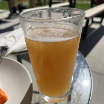 Newark Brewing - Weissbier - Brewpubs Near Me - Beamsville, Ontario Newark Brewing - Weissbier - Brewpubs Near Me - Beamsville, Ontario