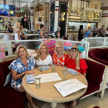 Bottiglia - Cute, bright decor - Italian Near Me - Henderson, Nevada